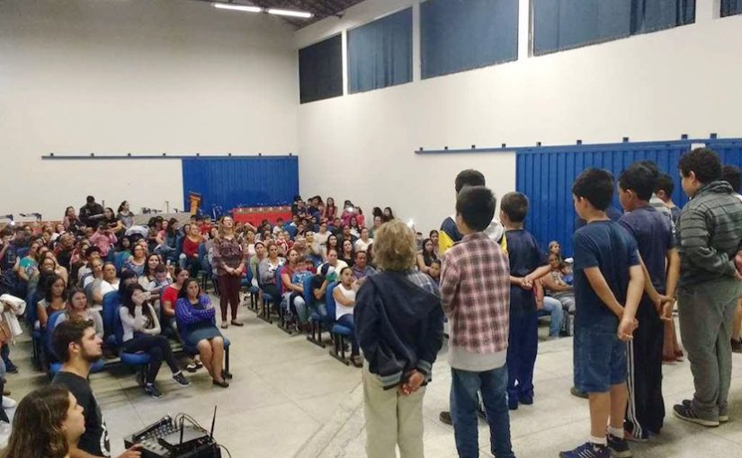 Escola Oscar Kurtz promove evento em homenagem ao dia das mães