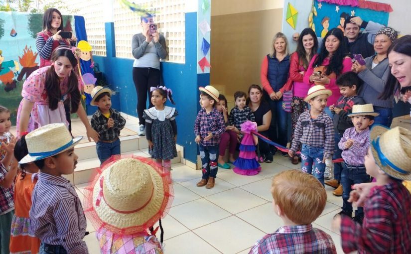 Apresentação junina