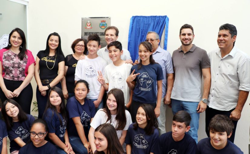 Prefeitura entrega obras de reforma e reestruturação da escola Oscar Kurtz Camargo