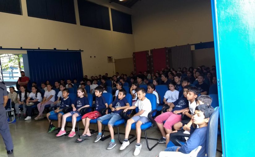 Palestra na escola Oscar Kurtz alerta sobre o perigo das queimadas e incêndios