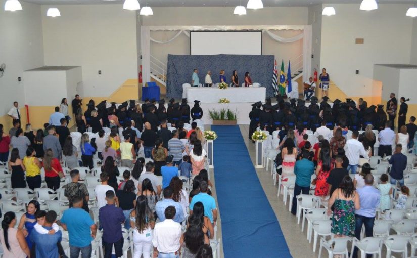 Formatura Escola Municipal Maria da Conceição Lucas Mieldazis