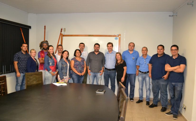 Prefeito apresenta nova equipe de gestão da Secretaria de Educação