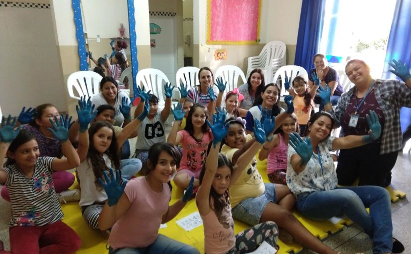 Programa Saúde na Escola em parceria com o Posto de Saúde do Bairro Nova Capão Bonito, roda de conversa com as meninas do 4 º e 5º anos sobre saúde e higiene.
